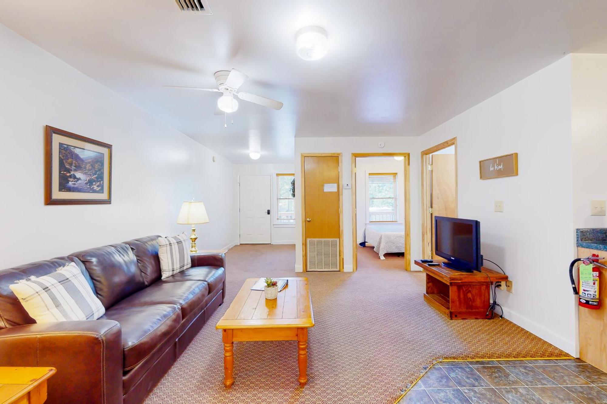 Campground Apts Lake Junaluska Номер фото