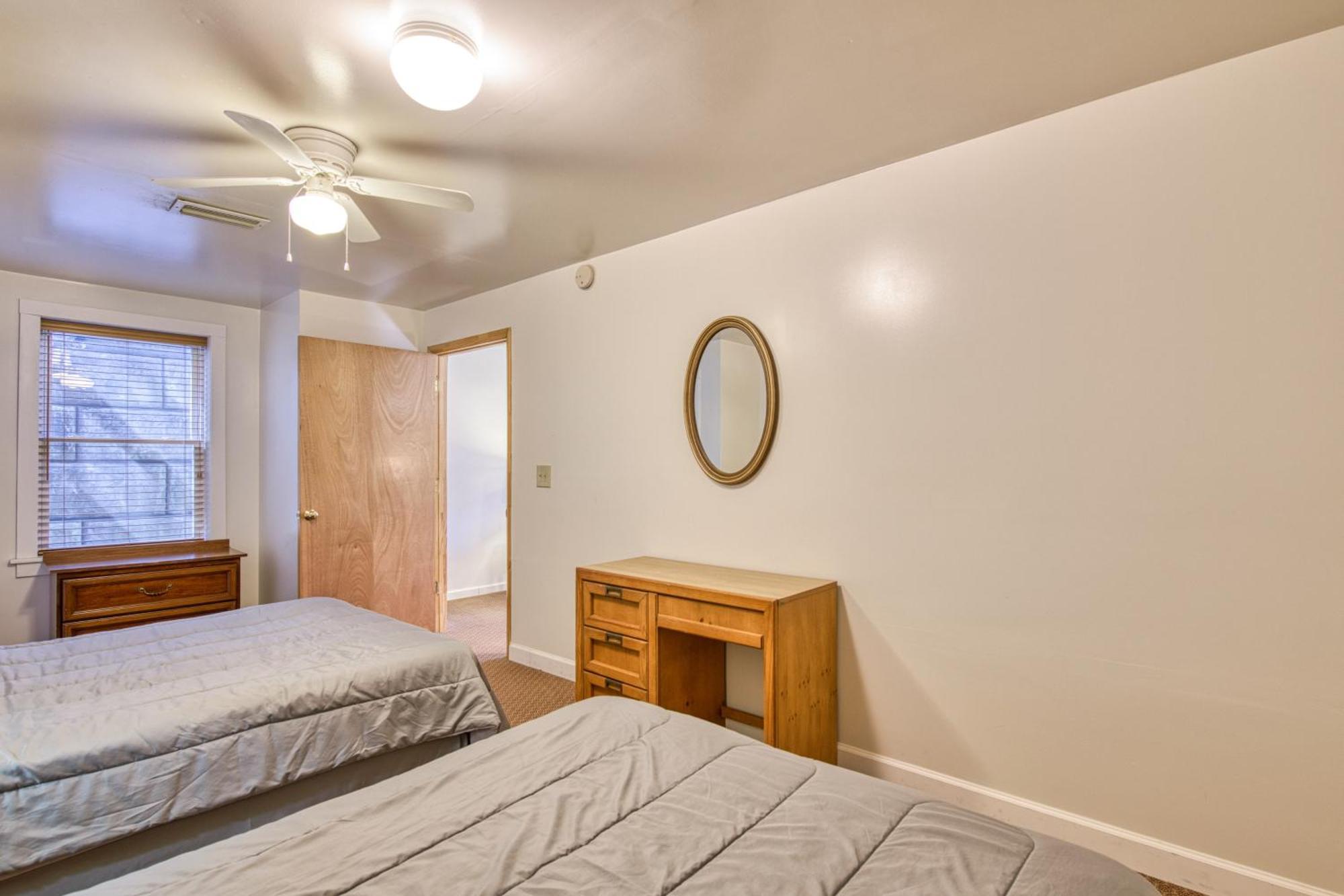 Campground Apts Lake Junaluska Номер фото
