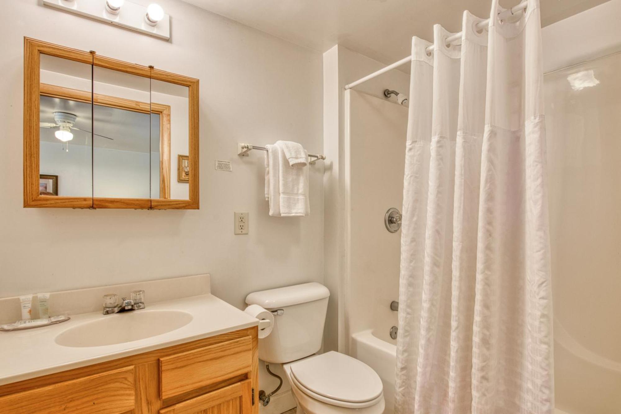 Campground Apts Lake Junaluska Номер фото