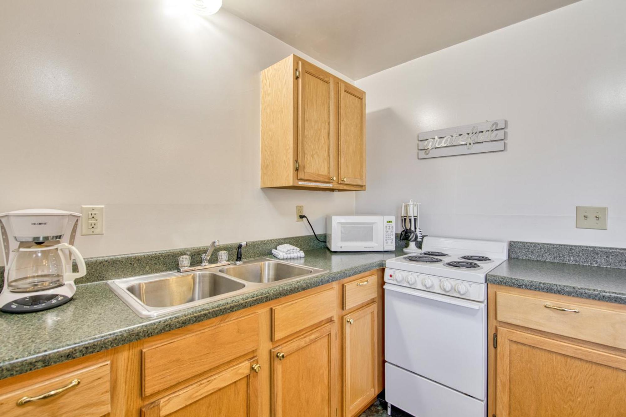 Campground Apts Lake Junaluska Номер фото