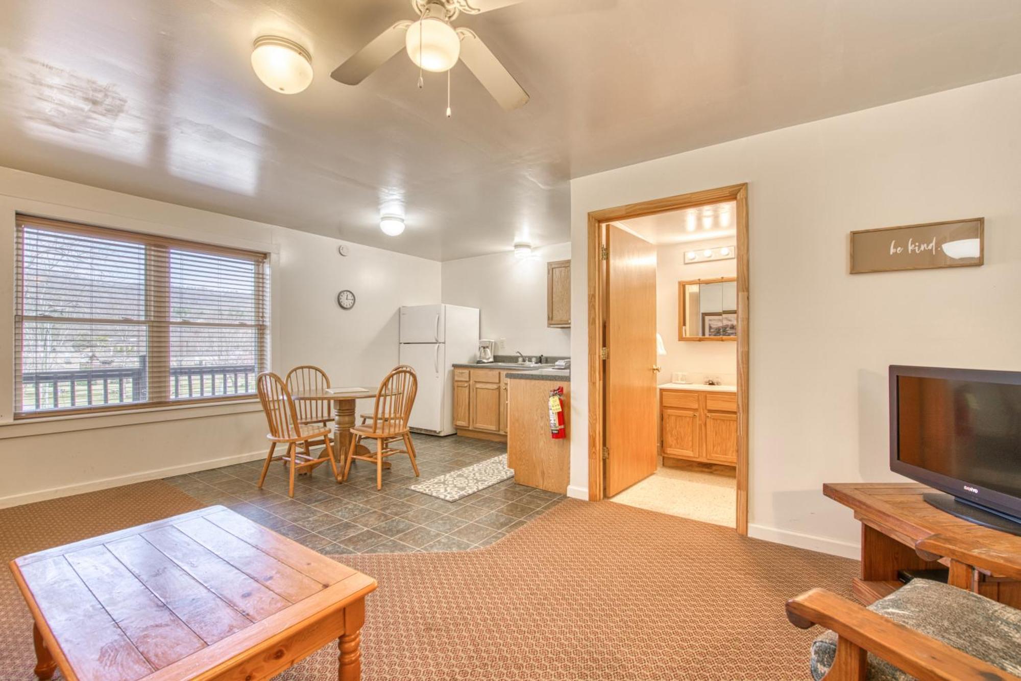 Campground Apts Lake Junaluska Номер фото