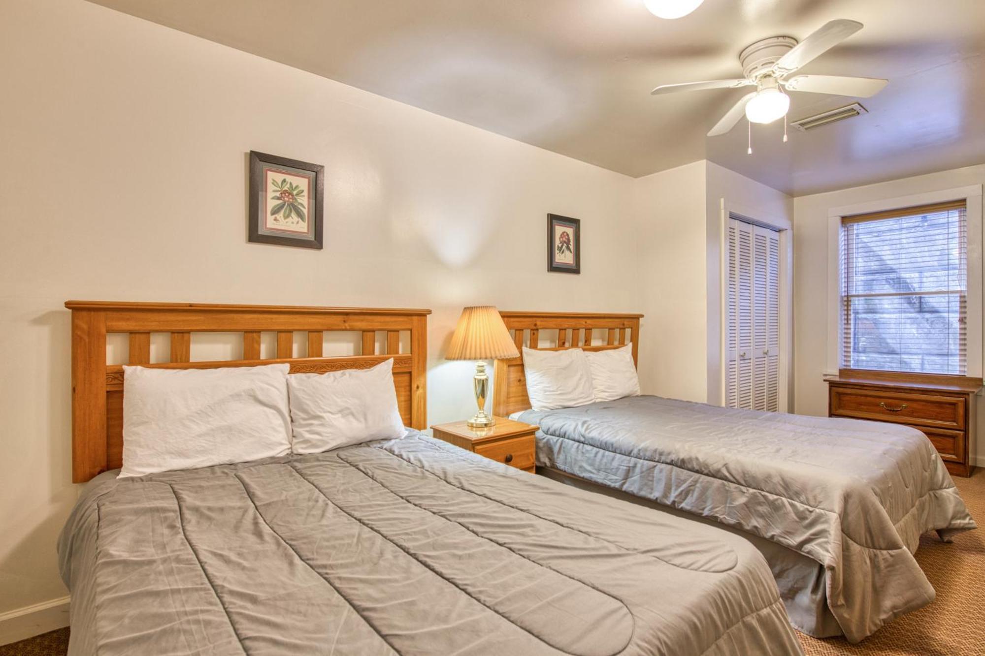 Campground Apts Lake Junaluska Номер фото