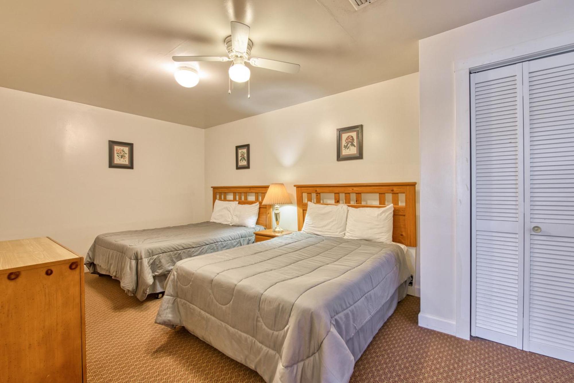 Campground Apts Lake Junaluska Номер фото