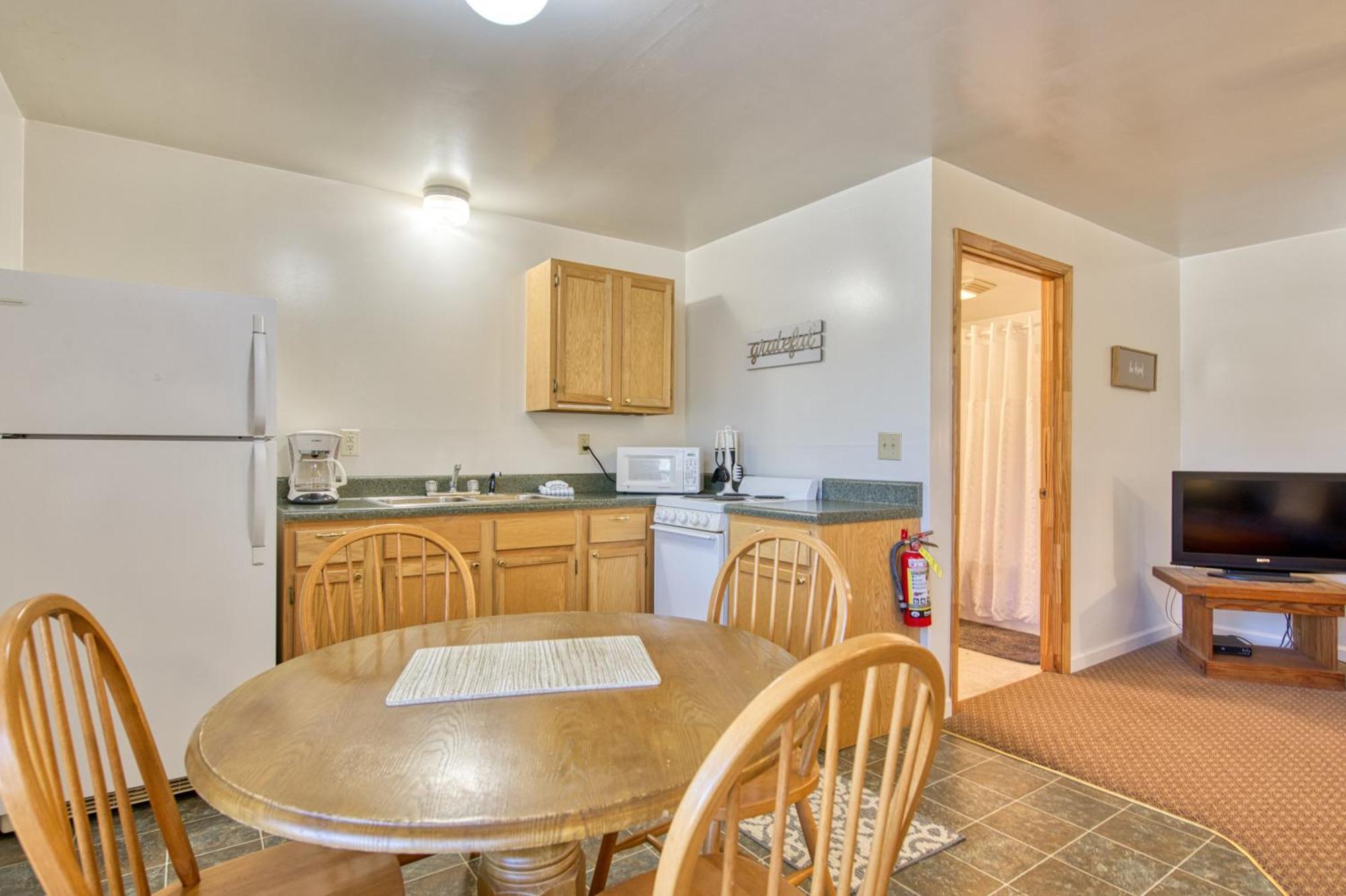 Campground Apts Lake Junaluska Номер фото
