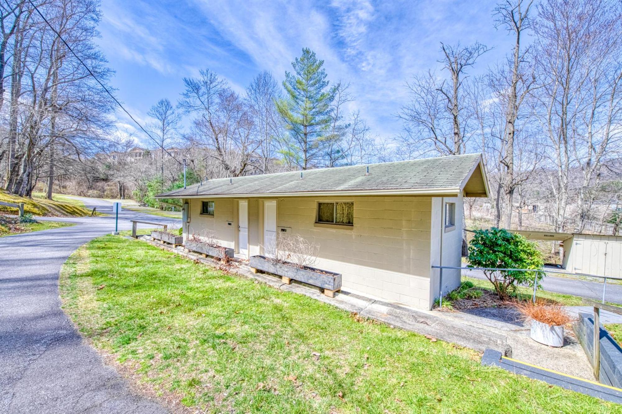 Campground Apts Lake Junaluska Номер фото